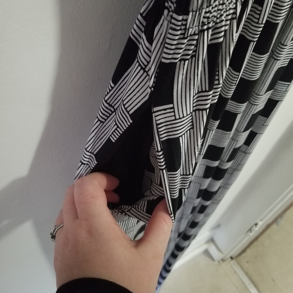 Kate & Lily Sleeveless All Over Print Jumpsuit - Picture 16 of 16